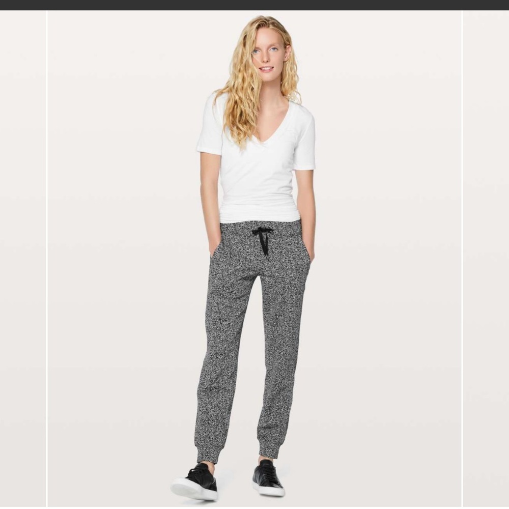 Lululemon" Ready To Rulu pant Reconnect Jacquard Luon White and Black